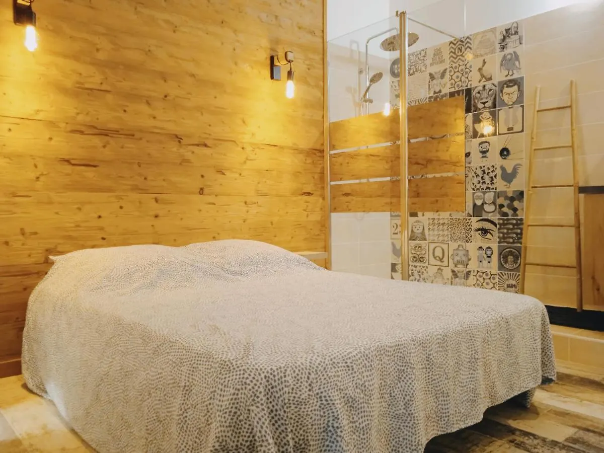 Gite Du Mas De La Finiere ,Avec Spa Interieur Chateaurenard France